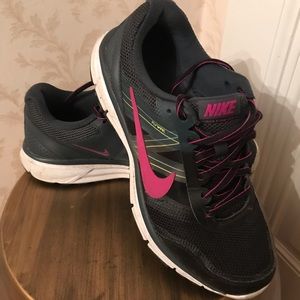 Nike 8.5, athletic, running, tennis shoes